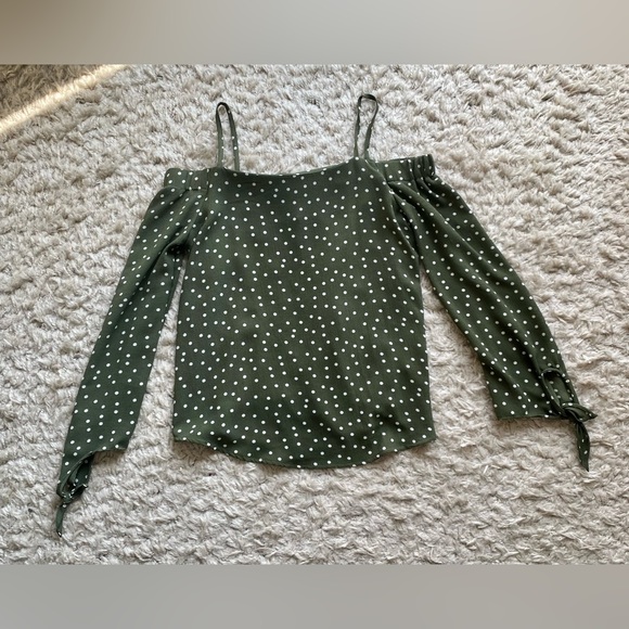 Polly & Esther Green Polka Dot Off the Shoulder Top - Picture 2 of 5